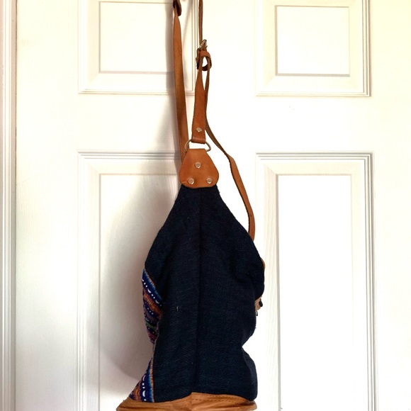 Handmade Peruvian style leather with embroidery - Picture 3 of 4